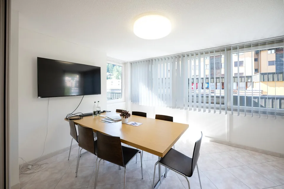 Moderne 5.5-Zimmer Gewerbefläche an der Mattastrasse 9 in Davos Platz – Foto 10 von 25
