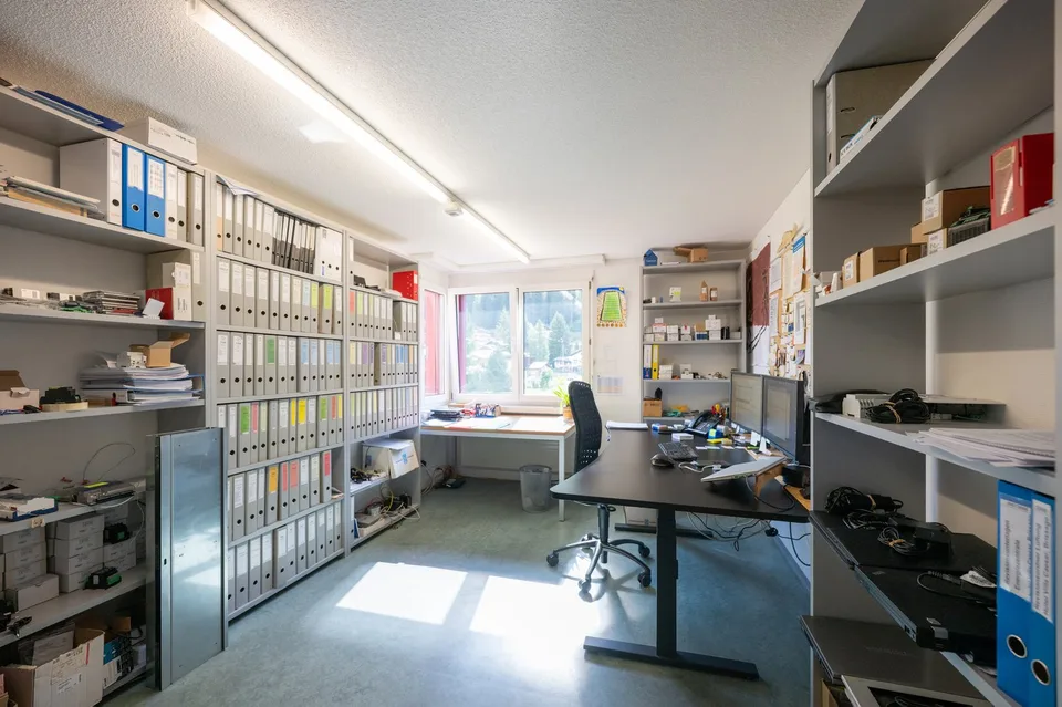 Moderne 5.5-Zimmer Gewerbefläche an der Mattastrasse 9 in Davos Platz – Foto 12 von 25