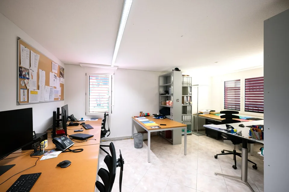 Moderne 5.5-Zimmer Gewerbefläche an der Mattastrasse 9 in Davos Platz – Foto 7 von 25