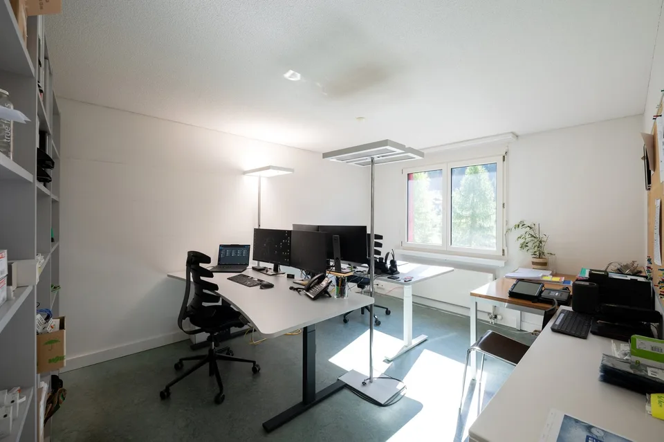 Moderne 5.5-Zimmer Gewerbefläche an der Mattastrasse 9 in Davos Platz – Foto 15 von 25