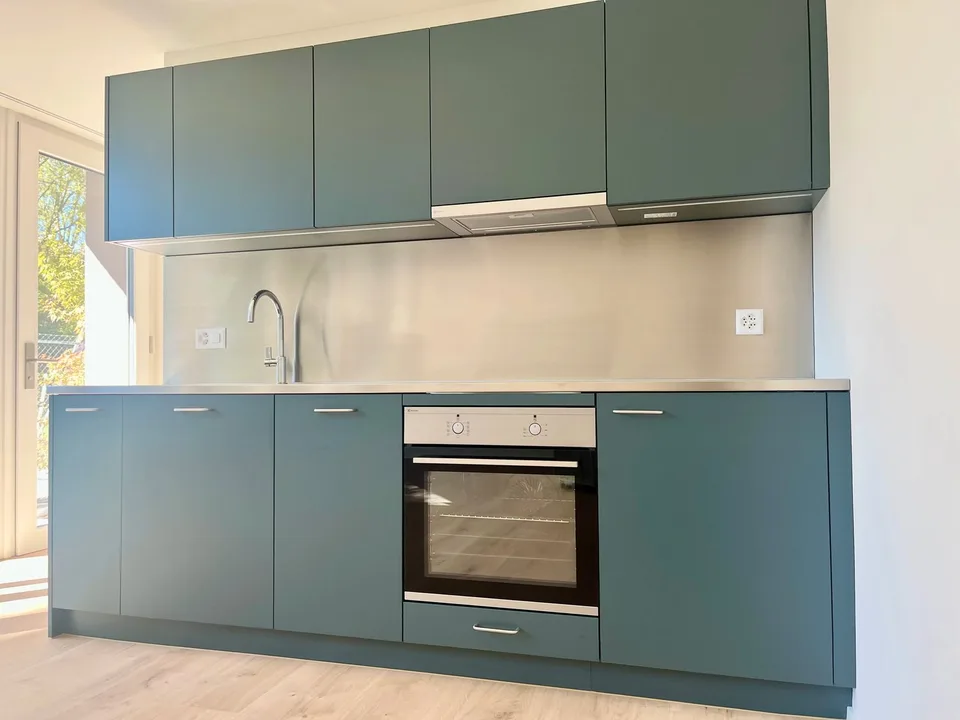 Appartamento in edificio moderno con area di seduta privata – foto 5 di 6