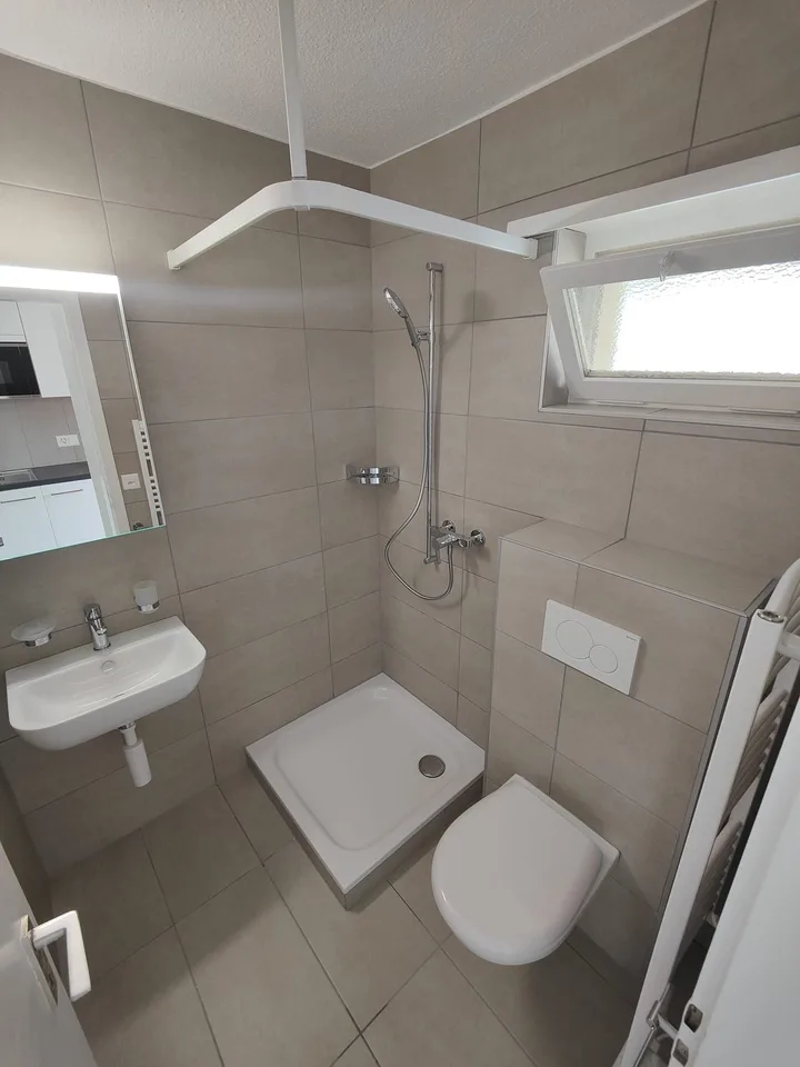 Moderne renoviertes Studio in La Neuveville – nahe am See und den Einrichtungen – Foto 2 von 5