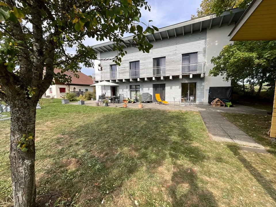 Studio mit Möbeln, Terrasse und freier Sicht – Foto 7 von 7