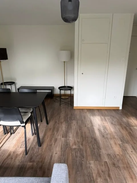Incantevole appartamento di 2 locali arredato e ristrutturato - LA CHAUX-DE-FONDS – foto 3 di 7