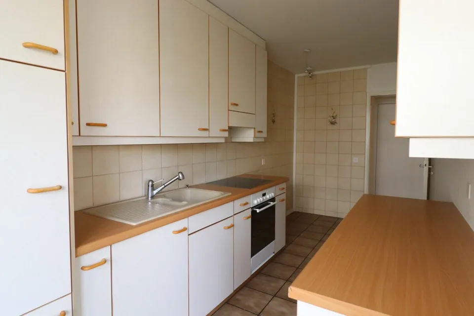 Tra la piscina coperta e Birsig - bel appartamento 3 locali a Binningen – foto 2 di 12