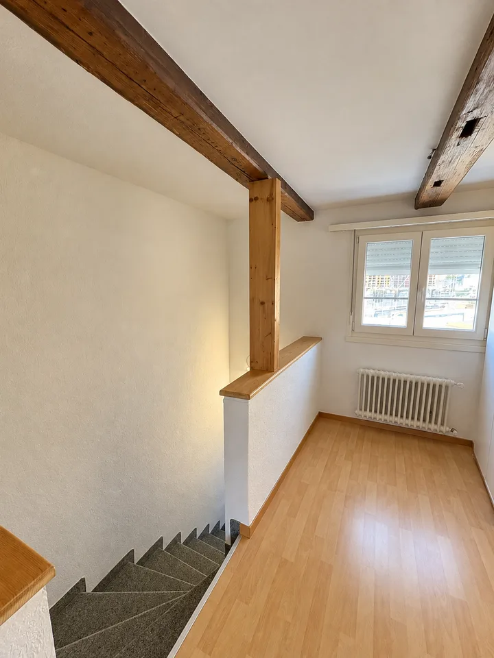 Grosszügige 3-Zimmer-Dachwohnung mit ca. 100 m² und Balkon in Bassersdorf – Foto 4 von 10