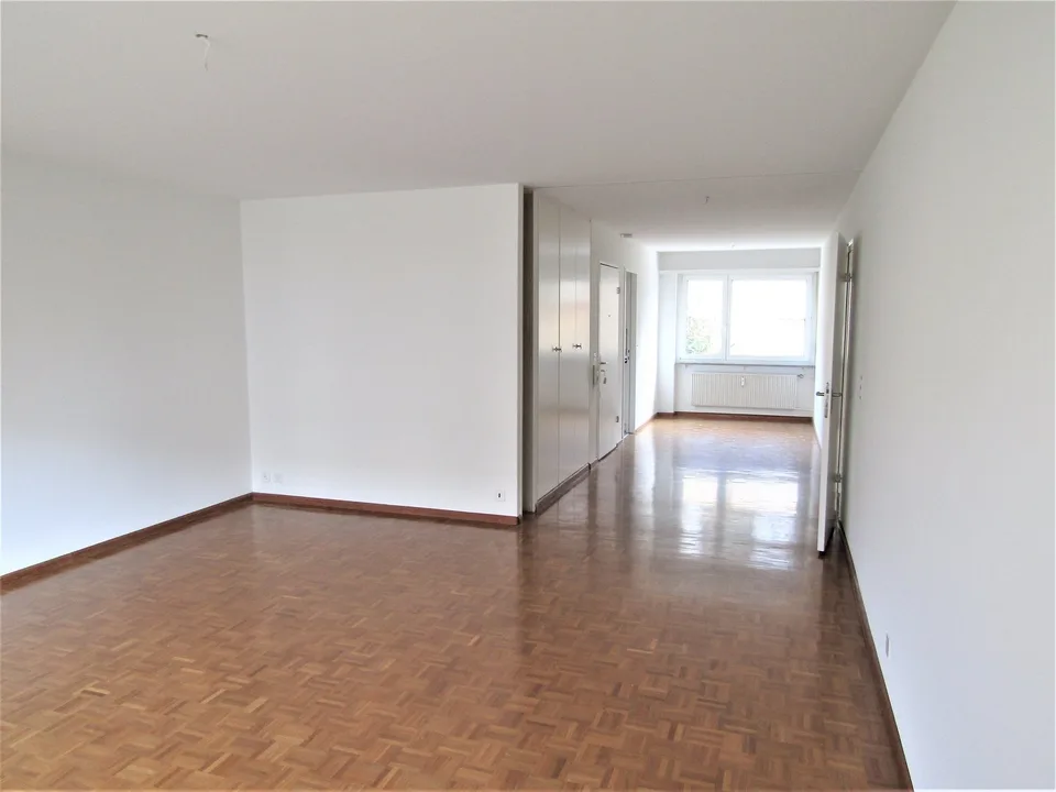 Helle 3.5-Zimmer-Wohnung mit Balkon in Allschwil – Foto 5 von 10