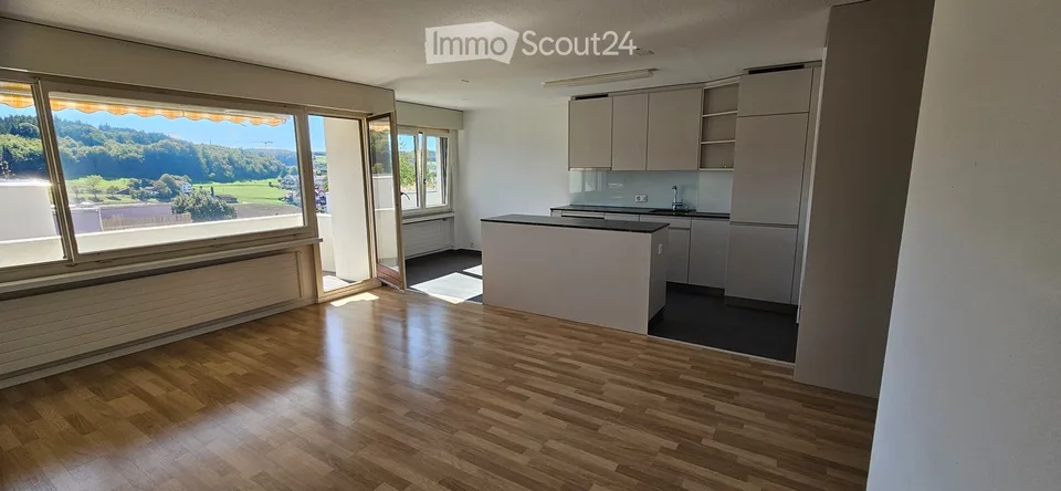 Lichtdurchflutete 2½-Zimmer-Wohnung mit Weitblick – Foto 2 von 6