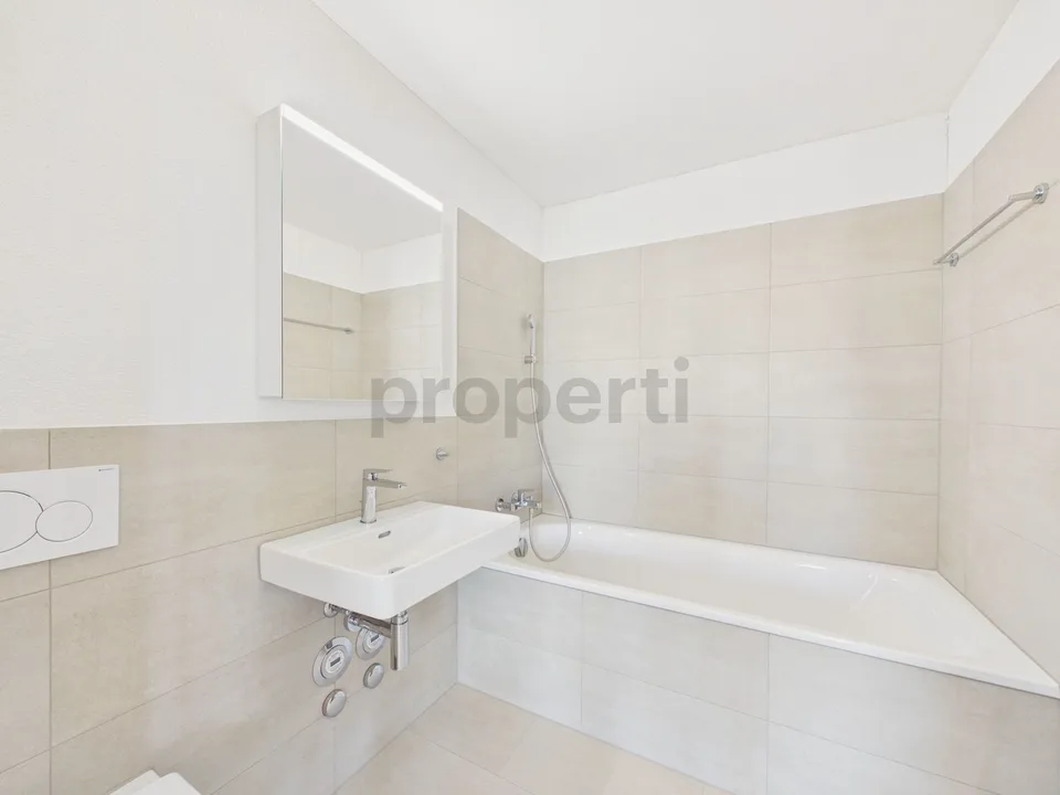 Sonniger Balkon, Minergie-Standard, Lift & Perfekte ÖV-Anbindung! – Foto 5 von 7