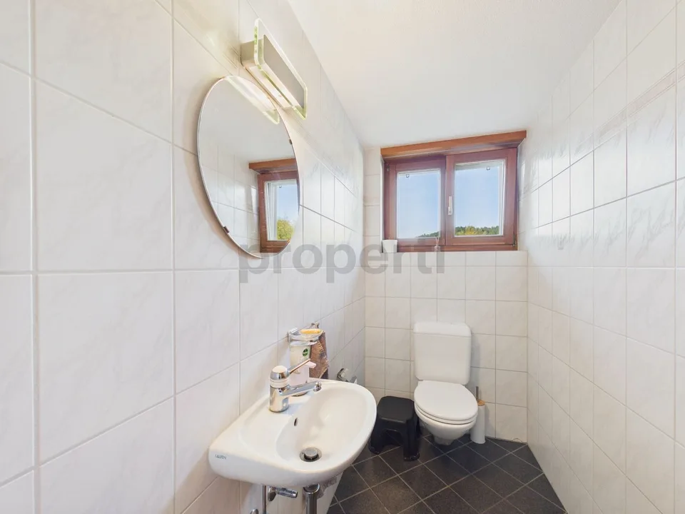 3.5-room apartment with southwest terrace and large private vegetable garden in Madetswil – photo 8 of 13
