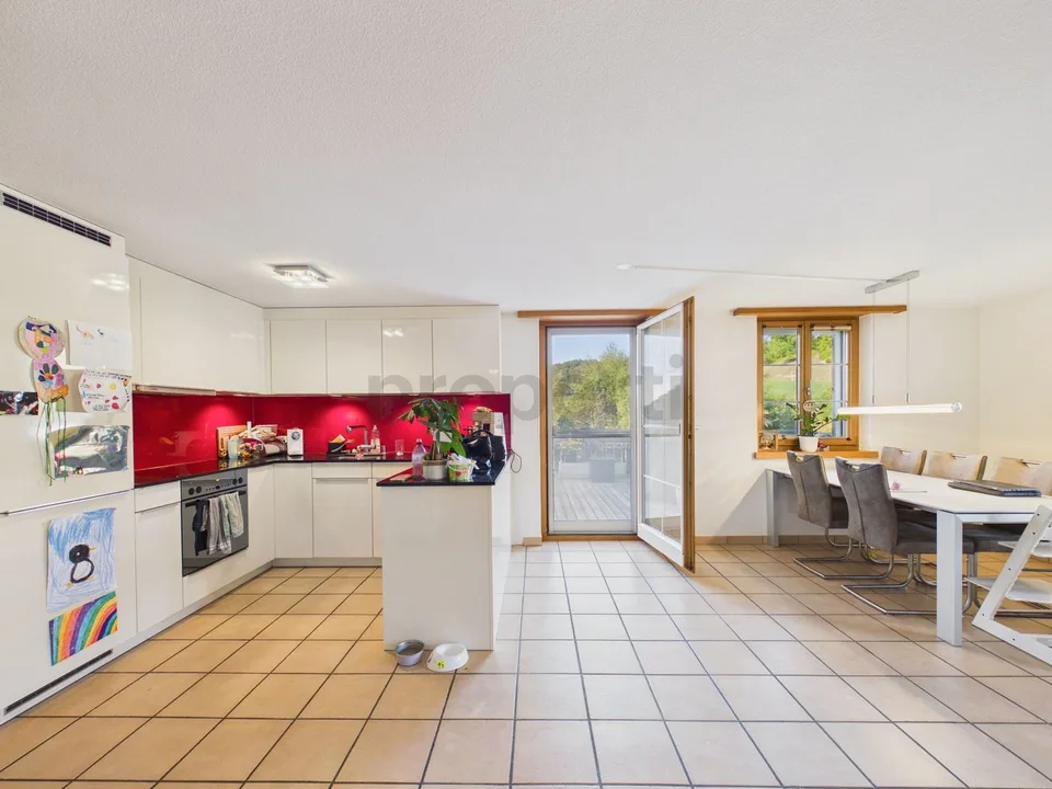 3.5-room apartment with southwest terrace and large private vegetable garden in Madetswil – photo 2 of 13