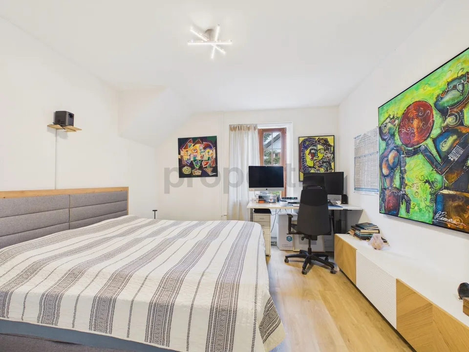 Zentrale & Ruhige Lage, Helle Räume, Gepflegte Substanz mit Wertsteigerungspotenzial, Keller & Parkplatz! – Foto 6 von 9