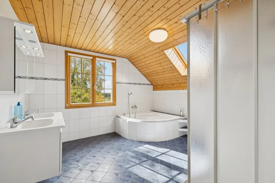 Maison individuelle de 5.5 pièces avec grand sous-sol et une parcelle – photo 9 sur 13