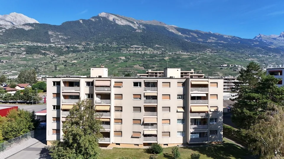 Ampio attico di 4 locali, 1/2 di 111 m2 di superficie lorda a Conthey – foto 2 di 18