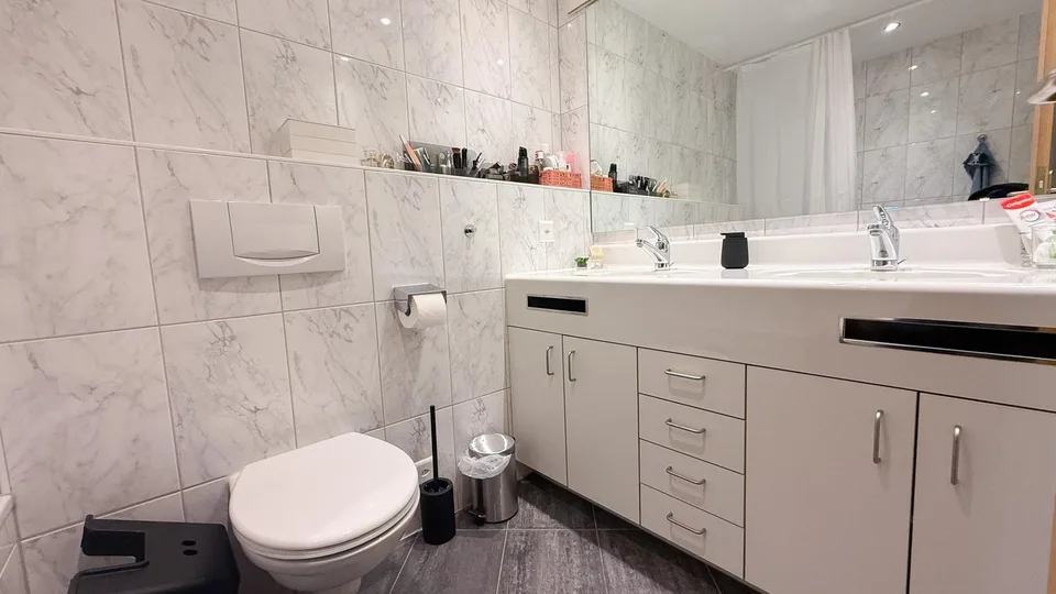 Appartamento di città stiloso 4 1/2 locali con 2 balconi e vista panoramica / happy living! – foto 8 di 11