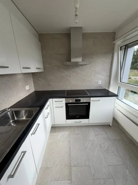 Bella appartamento di 2 locali, ristrutturato - LA CHAUX-DE-FONDS – foto 2 di 7