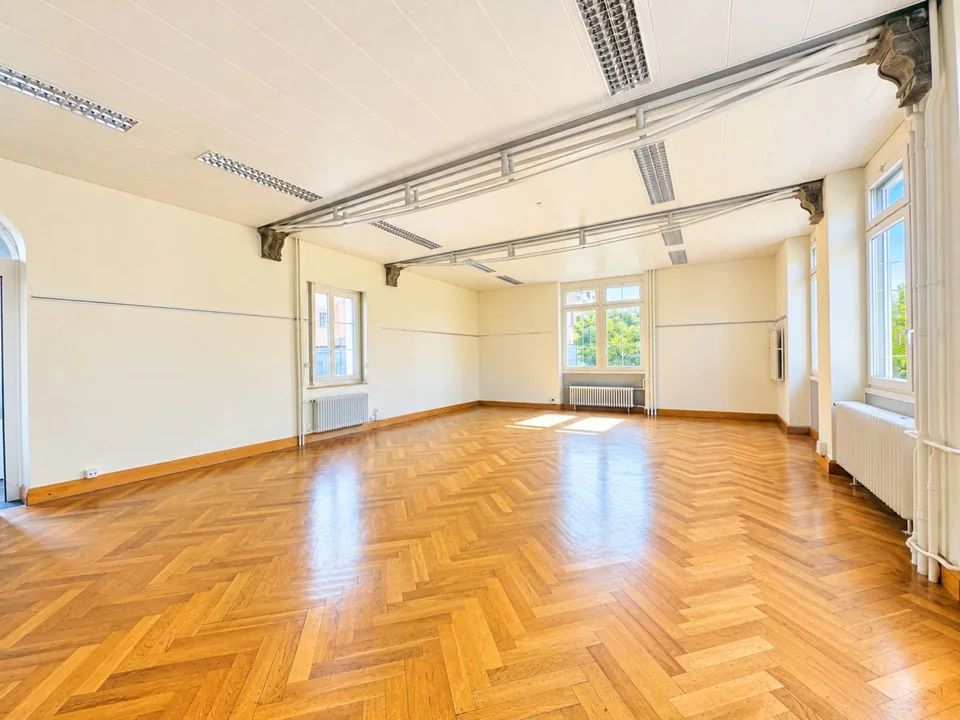 Außergewöhnliches Gebäude – Foto 3 von 4