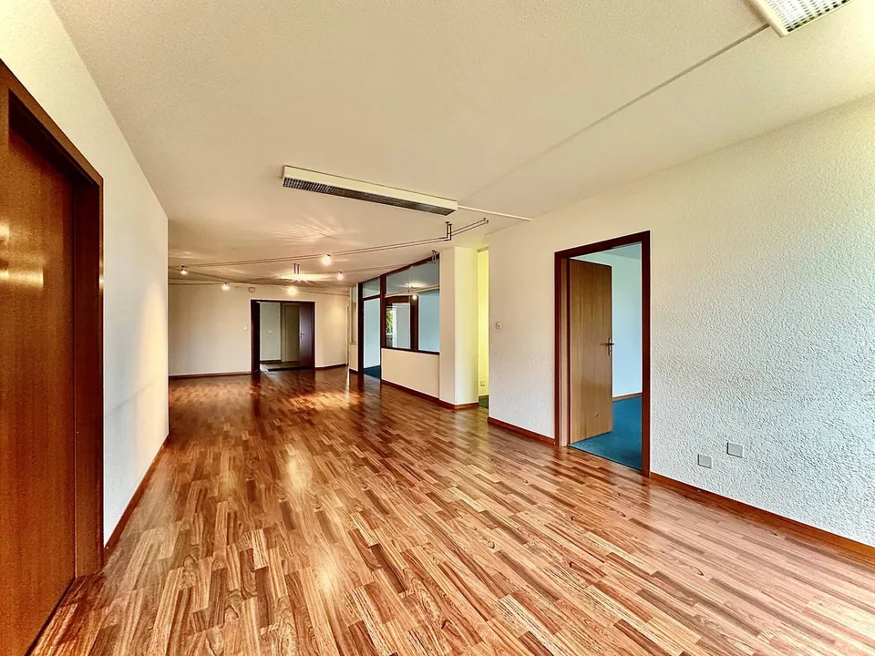 Bureaux, locaux de 186 m2 à louer à Lausanne – photo 6 sur 8