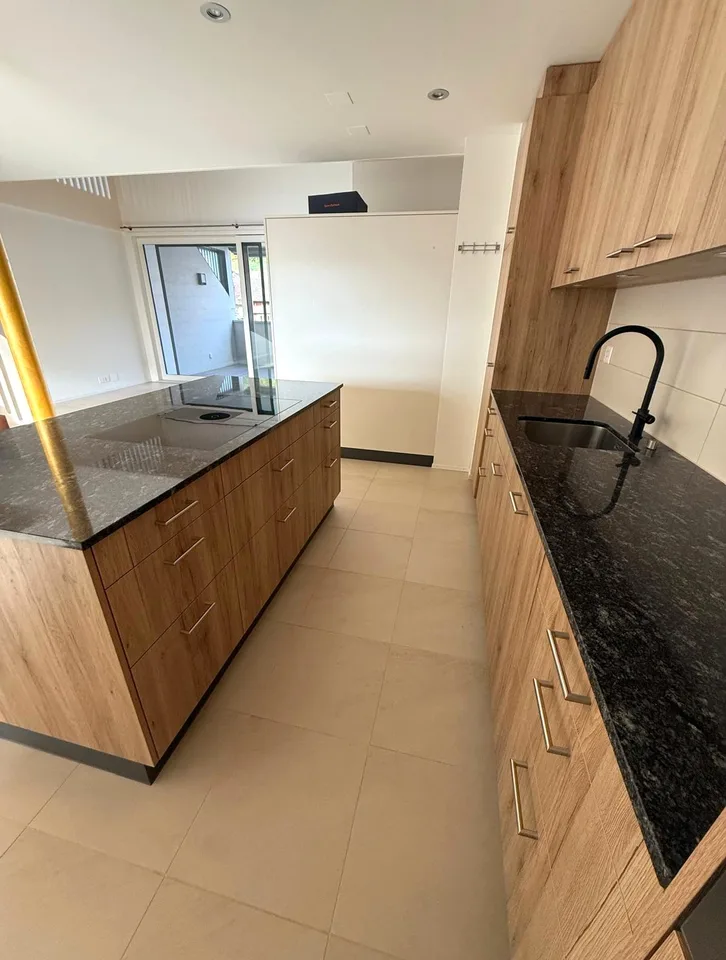 Helle 4.5-Zimmer-Wohnung mit zwei Balkonen und einer grosszügigen Galerie – Foto 3 von 22