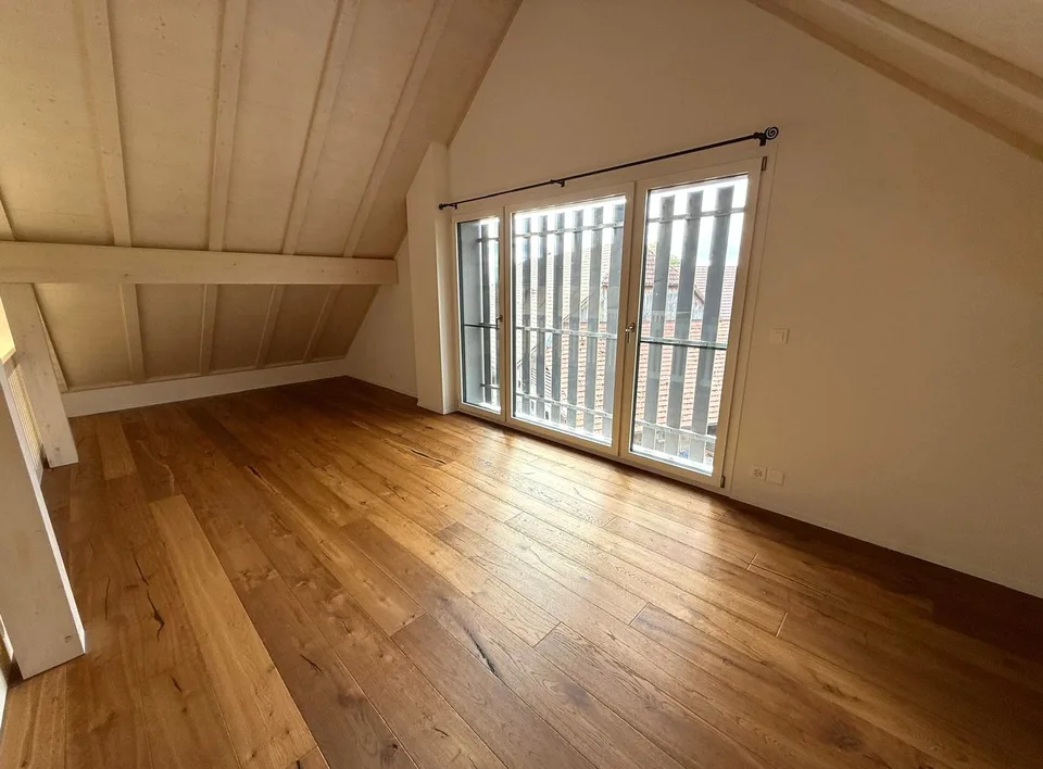 Helle 4.5-Zimmer-Wohnung mit zwei Balkonen und einer grosszügigen Galerie – Foto 19 von 22