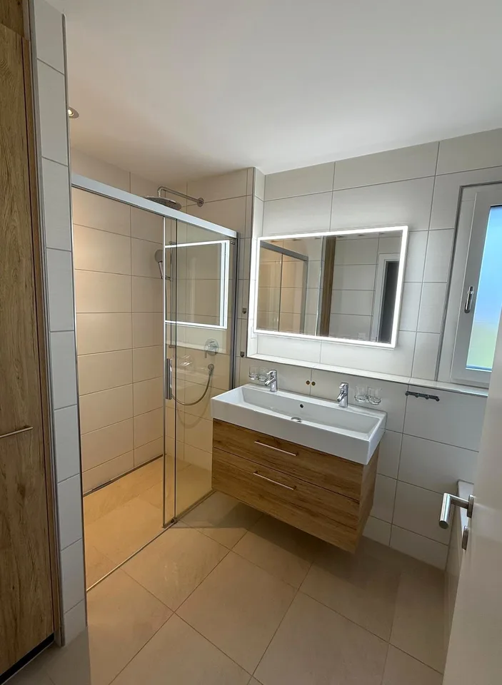 Helle 4.5-Zimmer-Wohnung mit zwei Balkonen und einer grosszügigen Galerie – Foto 12 von 22
