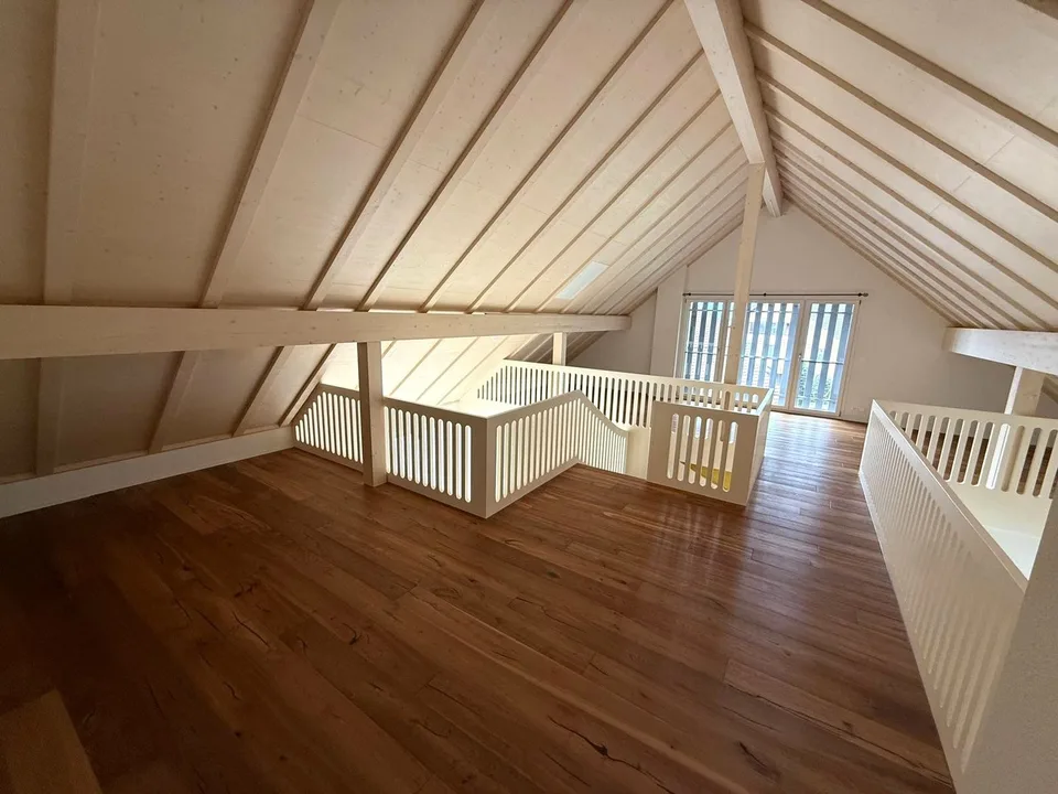 Helle 4.5-Zimmer-Wohnung mit zwei Balkonen und einer grosszügigen Galerie – Foto 21 von 22