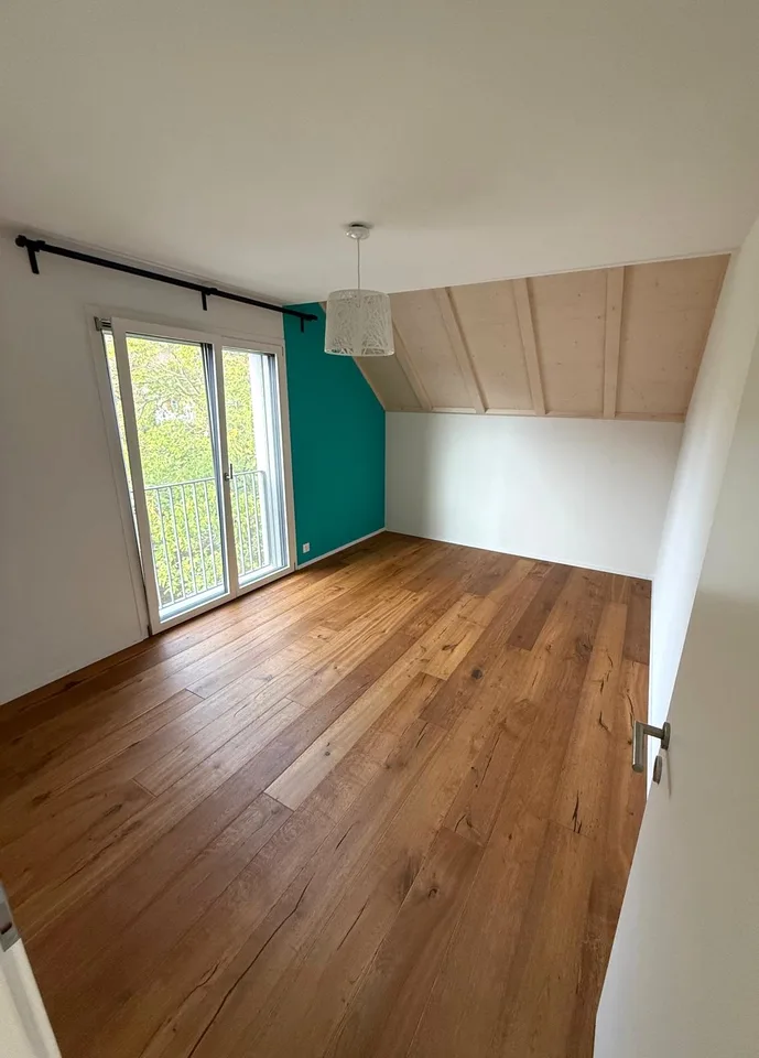 Helle 4.5-Zimmer-Wohnung mit zwei Balkonen und einer grosszügigen Galerie – Foto 16 von 22