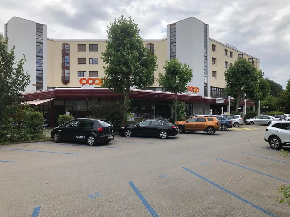 Locale ricreativo rinnovato con cucina e bagno a Zuchwil – foto 15 di 19