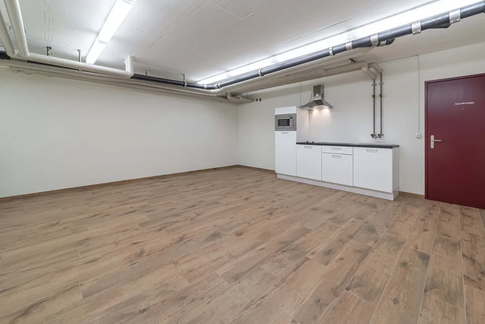 Locale ricreativo rinnovato con cucina e bagno a Zuchwil – foto 6 di 19