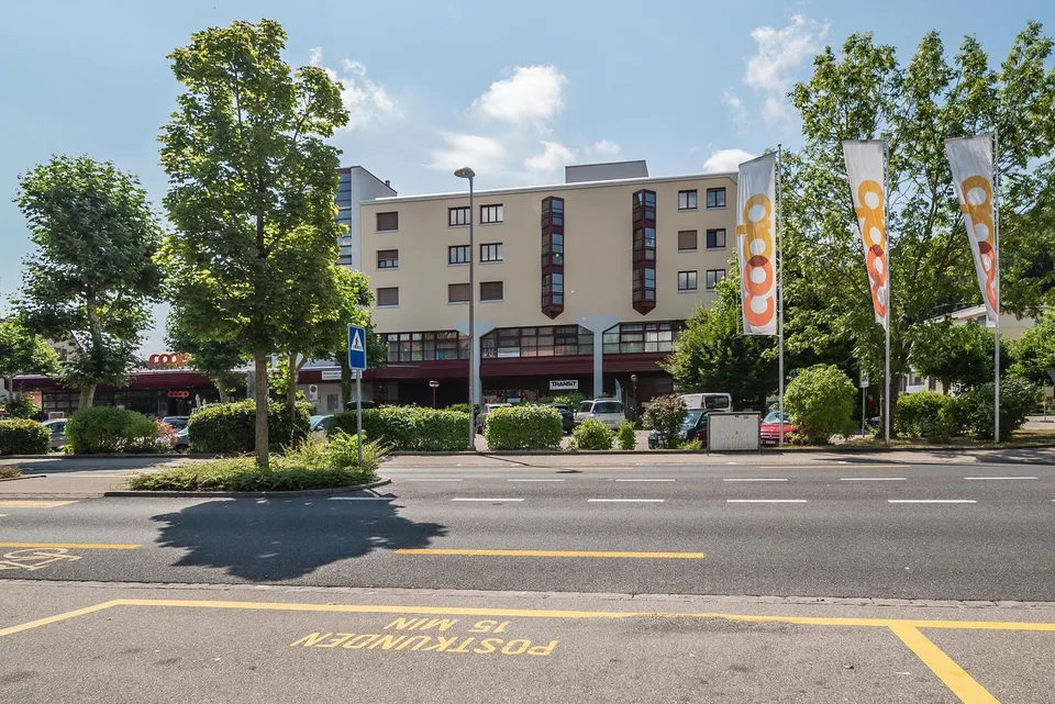 Locale ricreativo rinnovato con cucina e bagno a Zuchwil – foto 16 di 19