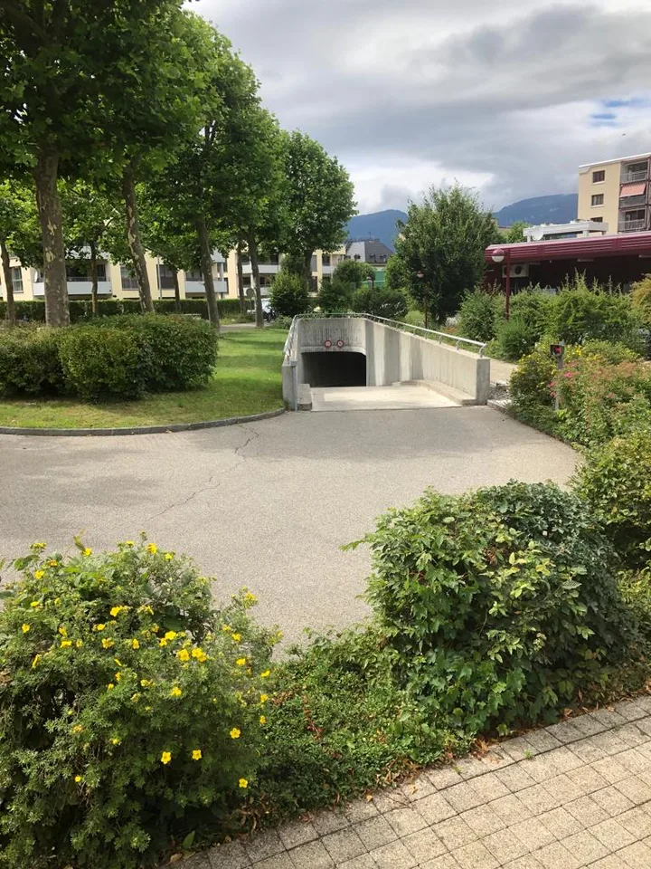 Locale ricreativo rinnovato con cucina e bagno a Zuchwil – foto 13 di 19
