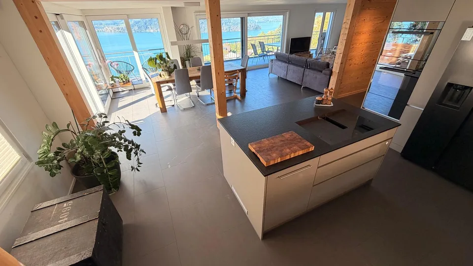 Exklusives möbliertes 5.5-Zimmer-Apartment mit atemberaubendem Seeblick und Bergpanorama – Foto 10 von 24