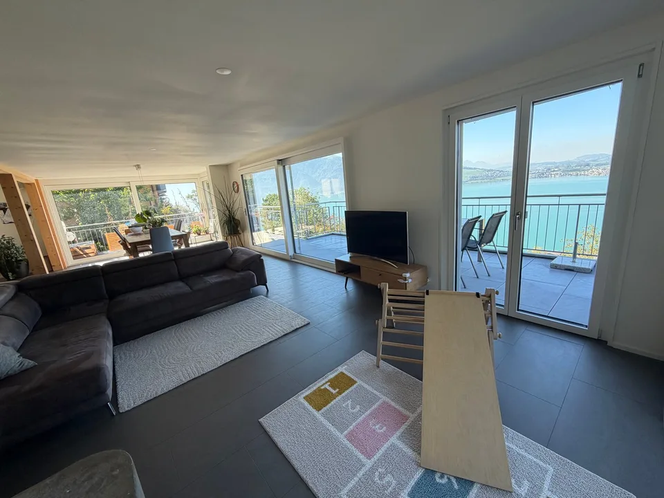 Exklusives möbliertes 5.5-Zimmer-Apartment mit atemberaubendem Seeblick und Bergpanorama – Foto 13 von 24