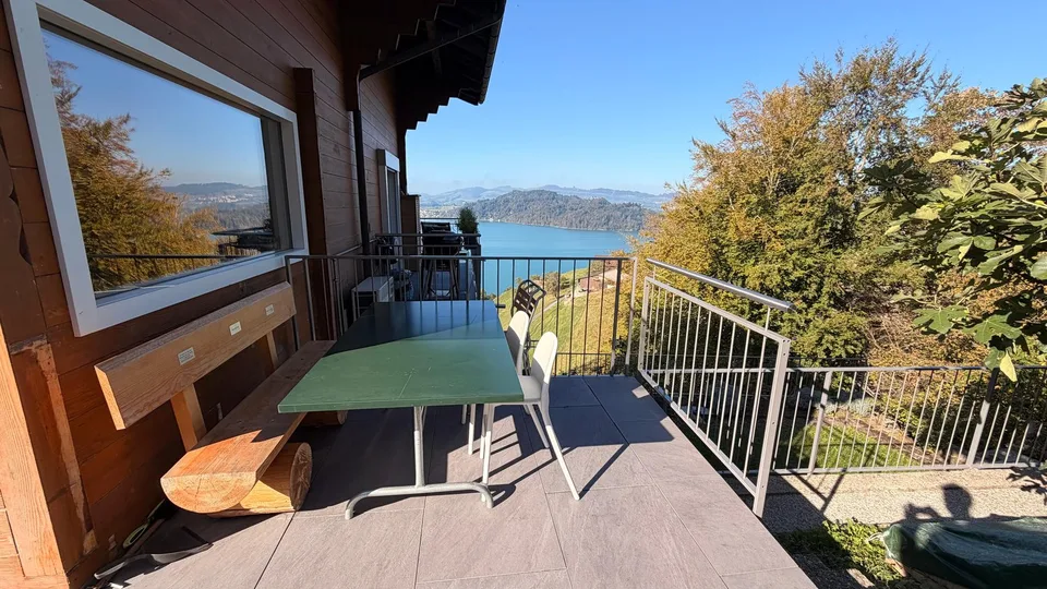 Exklusives möbliertes 5.5-Zimmer-Apartment mit atemberaubendem Seeblick und Bergpanorama – Foto 2 von 24