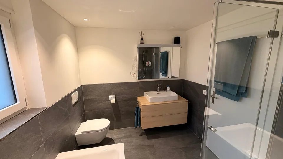 Exklusives möbliertes 5.5-Zimmer-Apartment mit atemberaubendem Seeblick und Bergpanorama – Foto 23 von 24