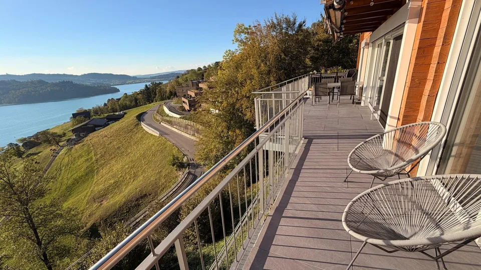 Exklusives möbliertes 5.5-Zimmer-Apartment mit atemberaubendem Seeblick und Bergpanorama – Foto 3 von 24