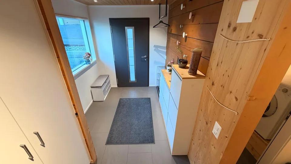 Exklusives möbliertes 5.5-Zimmer-Apartment mit atemberaubendem Seeblick und Bergpanorama – Foto 20 von 24