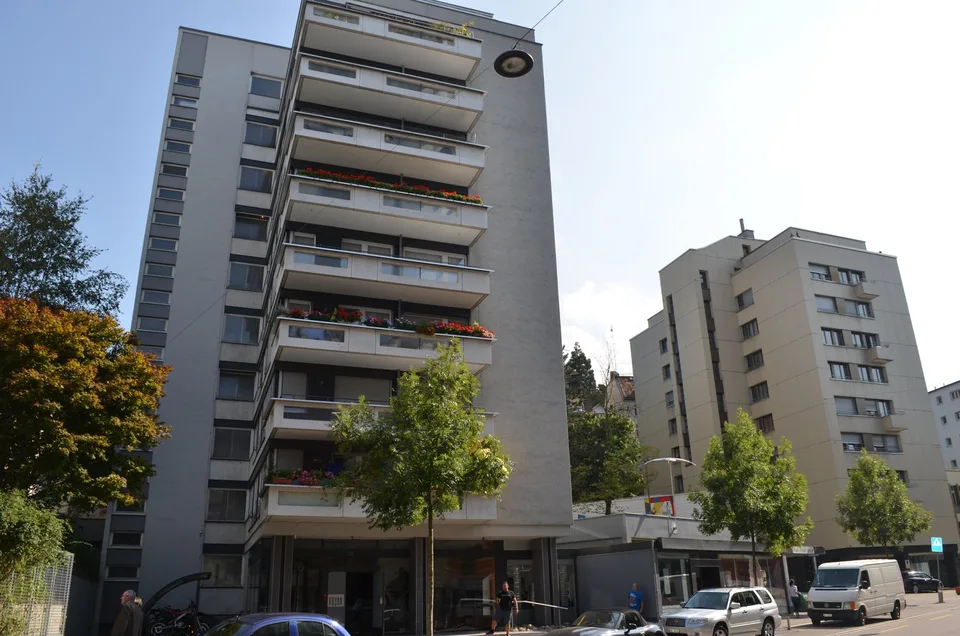 Charmantes 1-Zimmer-Apartment im 6. OG mit schöner Aussicht – St. Gallen – Foto 2 von 7