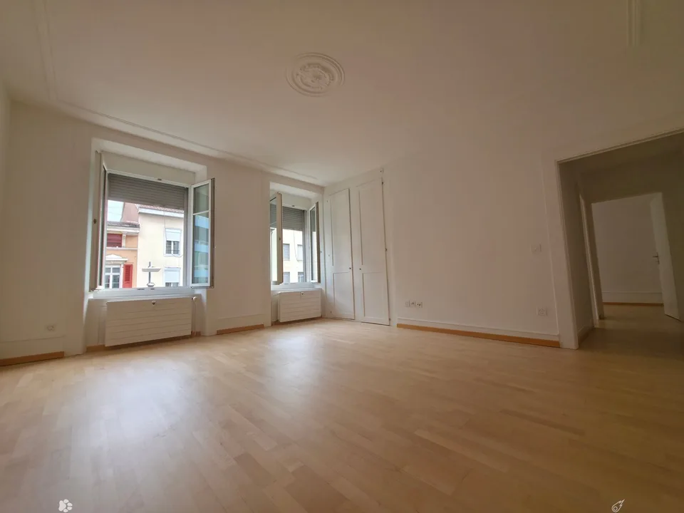 4.5-Zimmer-Wohnung / Appartement de 4.5 pièces – Foto 3 von 12
