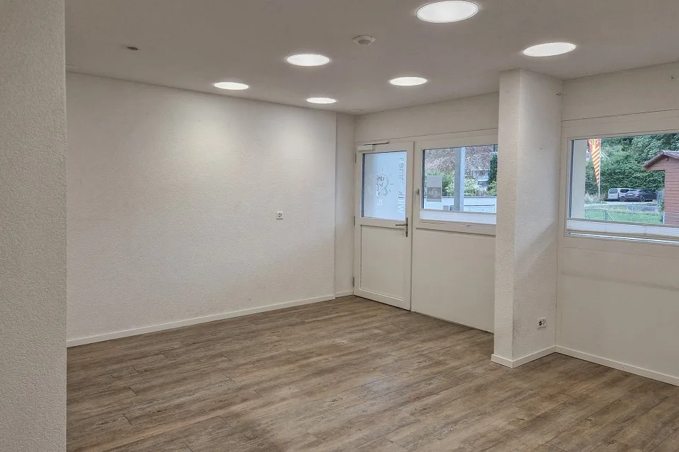 Sehr zentral nahe A3 und ÖV – Foto 3 von 11