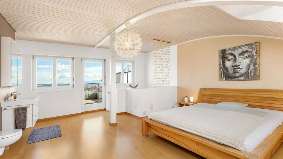 REIHENECKHAUS MIT GARTEN, DACHTERRASSE UND WEITSICHT – Foto 3 von 4