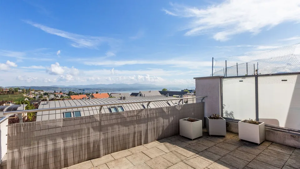 REIHENECKHAUS MIT GARTEN, DACHTERRASSE UND WEITSICHT – Foto 4 von 4
