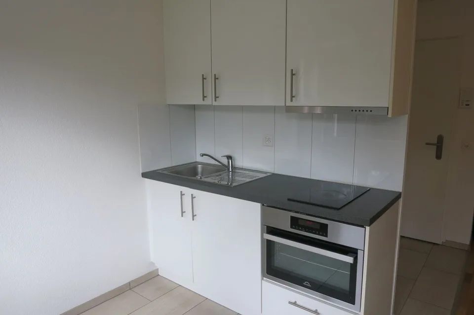 Gemütliche 1.5-Zimmer-Wohnung in Effretikon – sofort verfügbar! Befirstet bis 31 März 2027. – Foto 2 von 5
