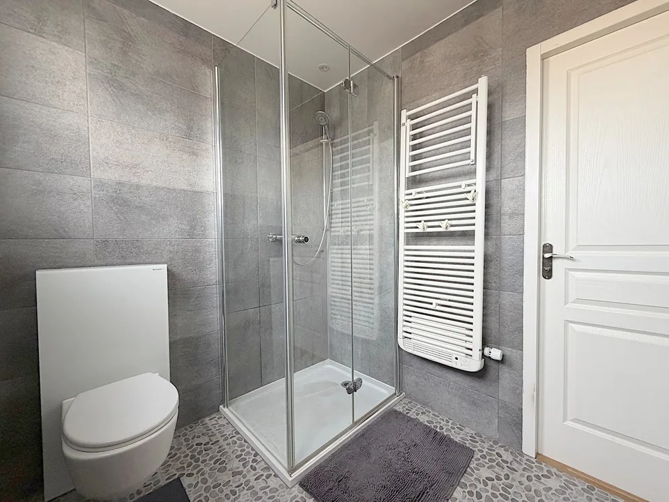 Bel appartement de 4.5 pièces rénové situé à Yverdon-les-Bains proche de la gare – photo 11 sur 13