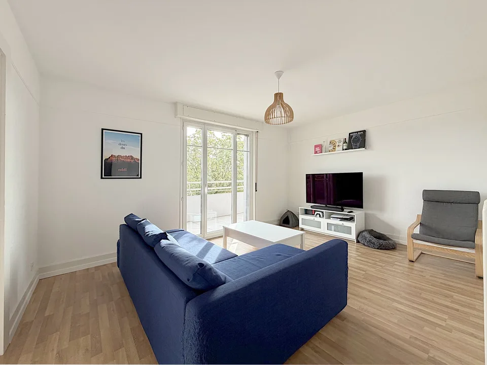 Bel appartement de 4.5 pièces rénové situé à Yverdon-les-Bains proche de la gare – photo 2 sur 13