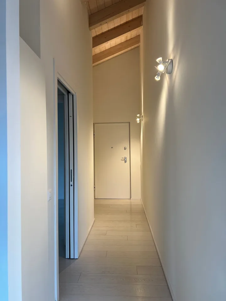 Moderne Dachwohnung mit Dachterrasse in Cadro zum Verkauf - PARKPLATZ – Foto 15 von 15