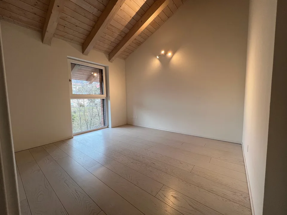 Moderne Dachwohnung mit Dachterrasse in Cadro zum Verkauf - PARKPLATZ – Foto 12 von 15