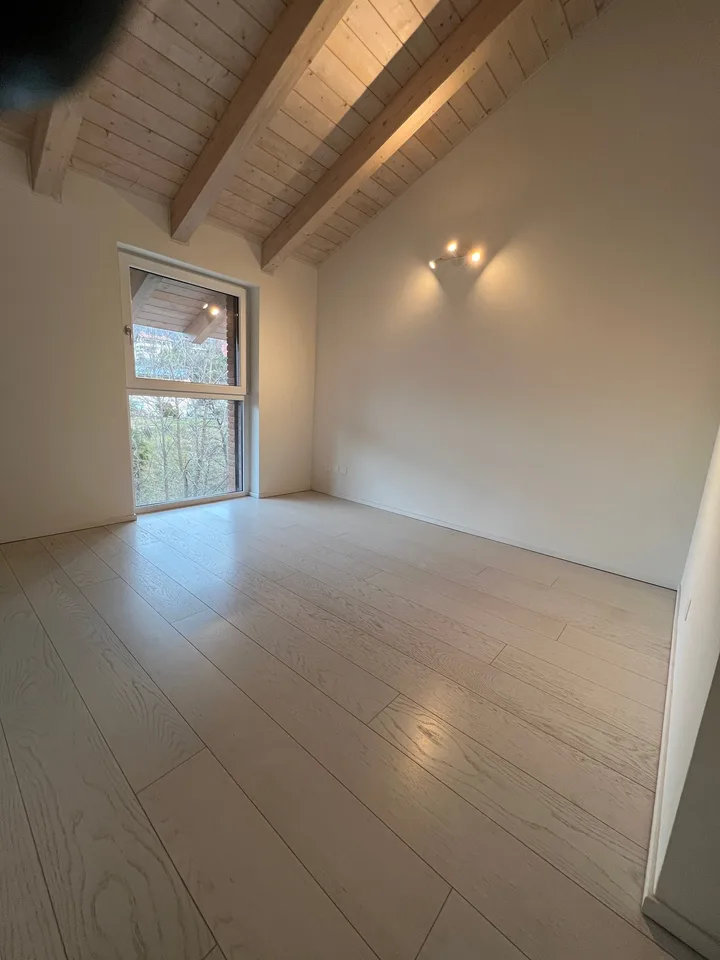 Moderne Dachwohnung mit Dachterrasse in Cadro zum Verkauf - PARKPLATZ – Foto 11 von 15