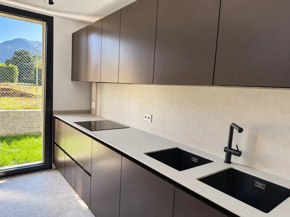 SORENGO: WOHNUNG MIT GARTEN, WENIGE SCHRITE VON LUGANO – Foto 8 von 12