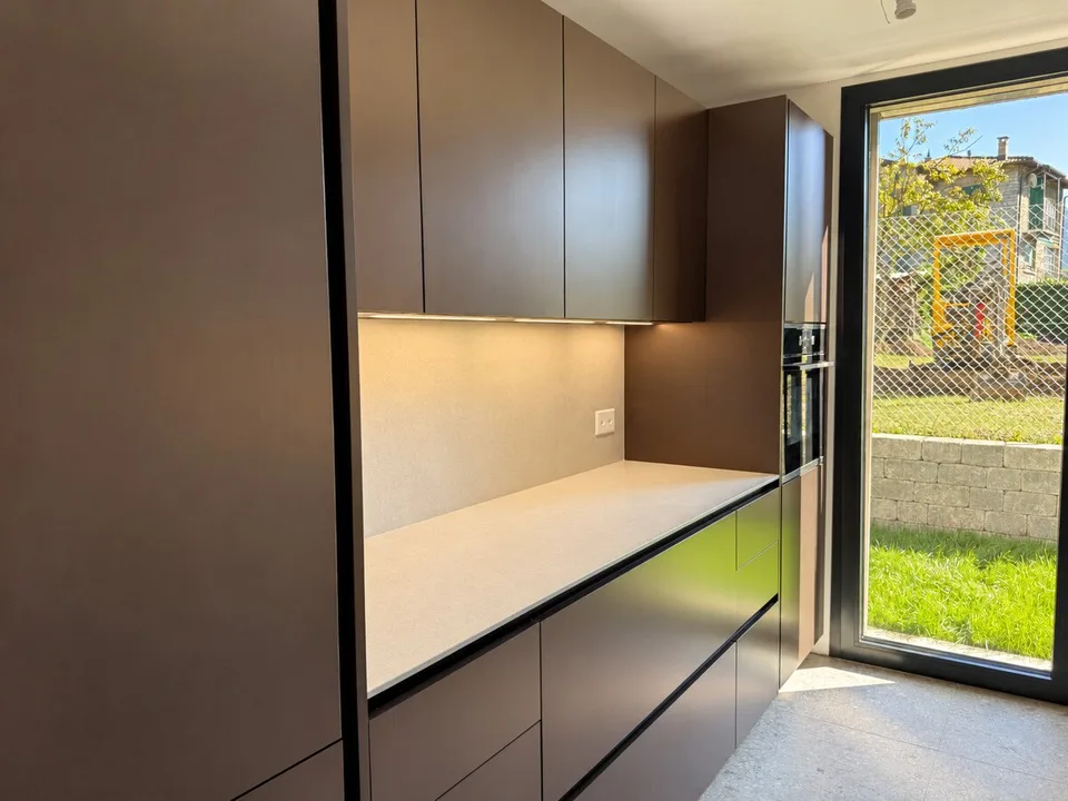 SORENGO: WOHNUNG MIT GARTEN, WENIGE SCHRITE VON LUGANO – Foto 7 von 12